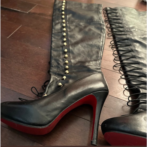Louboutin, 38, OTK Button Boots, 2009ish. FOUND THE MISSING BUTTON! - Picture 5 of 16